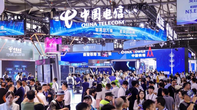 中國電信“智算慧萬象 星辰啟未來”主題展臺 亮相2025年世界移動通信大會上海