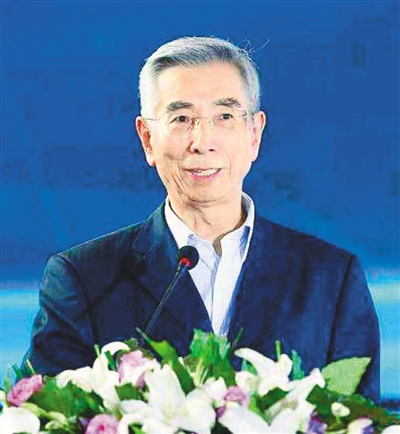 倪光南近影