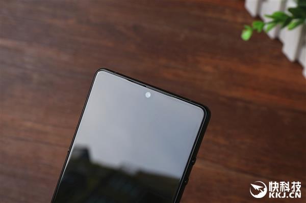 ���R1�����Pro 2S��ʽ����Smartisan OS 7.0��֧�ִ�ը3.0