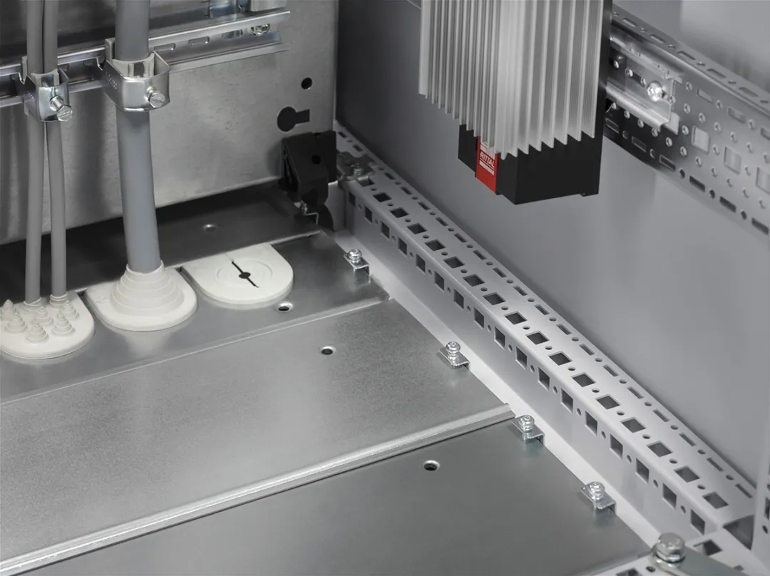 装置完美贴合机柜基于ts 8系统平台的各种附件多种基座/底座变体选择