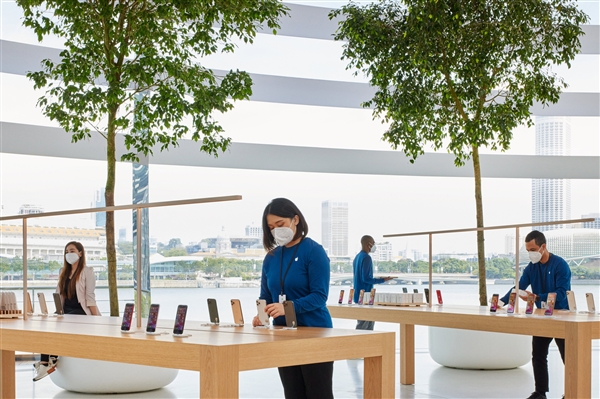 苹果全球首家水上Apple Store周四开业：完全被水环绕