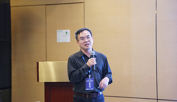 北京大学教授,博士生导师,深圳系统芯片设计重点实验室室主任何进 