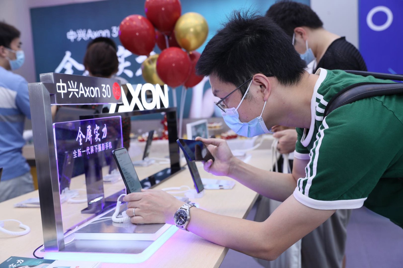 中兴首家形象店开业 体验营销撬动线下手机市场