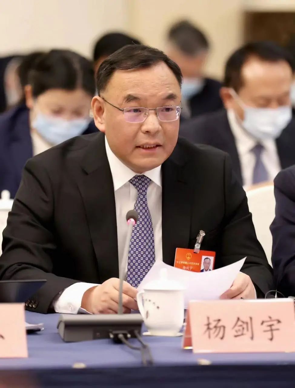 两会专访丨全国人大代表、河南移动总经理杨剑宇：部署中部算力网络国家枢纽节点 促进数字经济发展 - 推荐