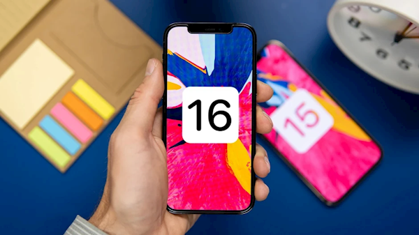 iOS 16测试机首次现身：新UI适配iPhone 14 - 通信终端
