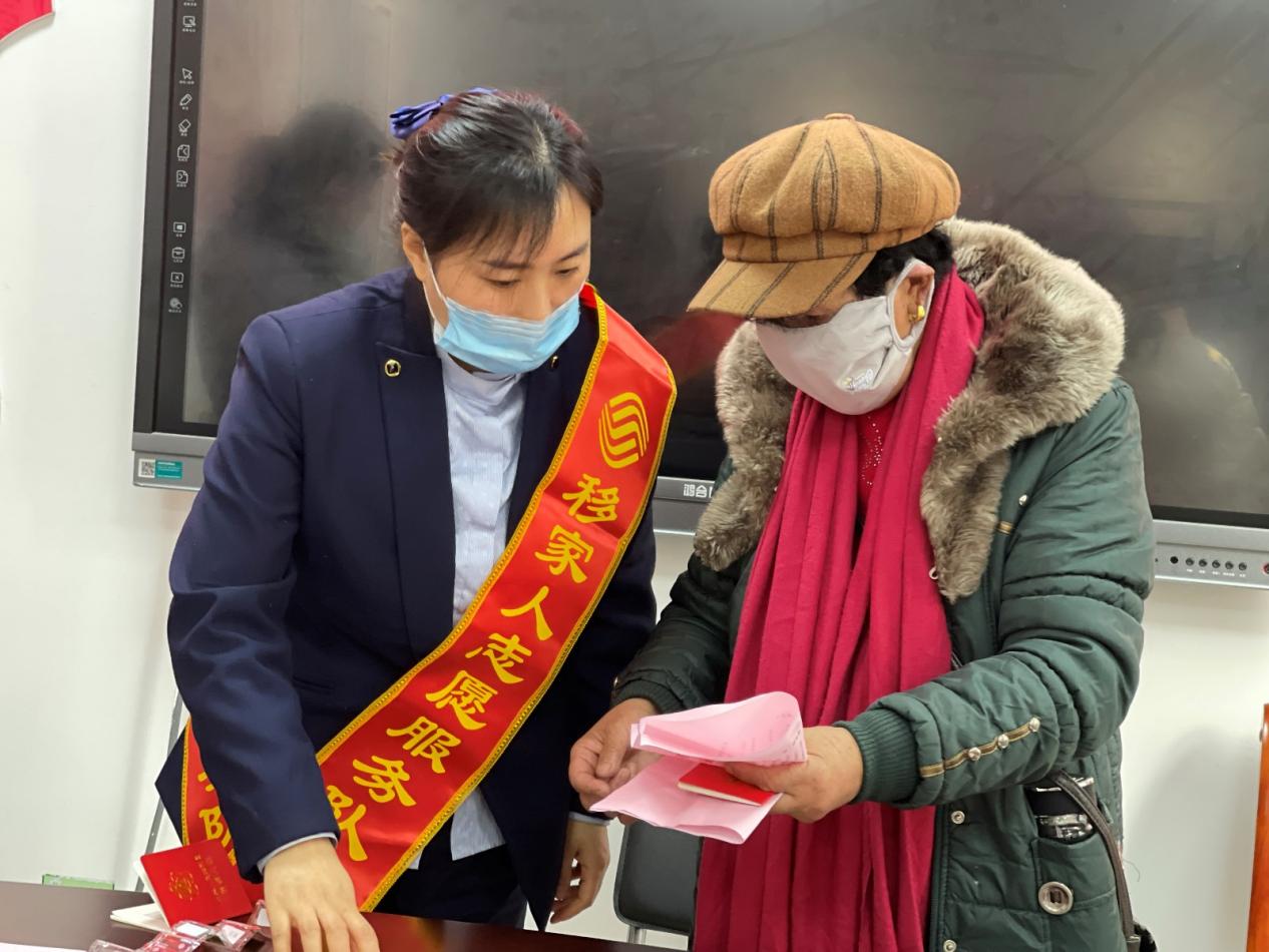 连云港移动海州营销中心走进社区开展防诈骗宣传志愿服务活动 - 江苏