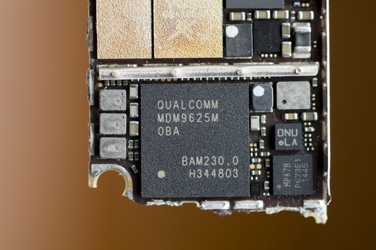 苹果自研基带不顺 iPhone将在2023年继续采用高通芯片 - 通信终端
