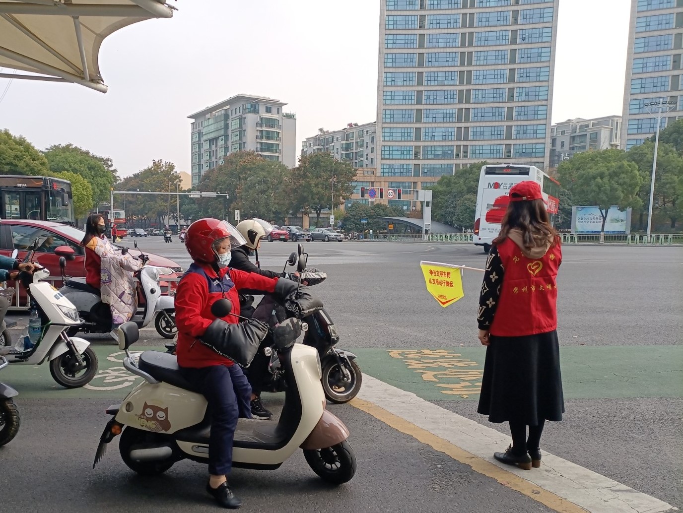 常州移动开展“文明出行，移路护航”志愿服务 - 江苏
