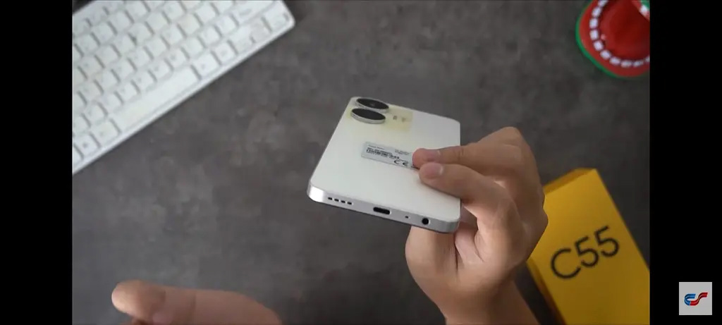 realme C55 手机渲染图和真机照已经曝光，采用类似于苹果 iPhone 的灵动岛设计 - 通信终端