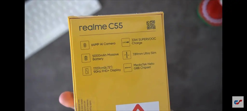 realme C55 手机渲染图和真机照已经曝光，采用类似于苹果 iPhone 的灵动岛设计 - 通信终端
