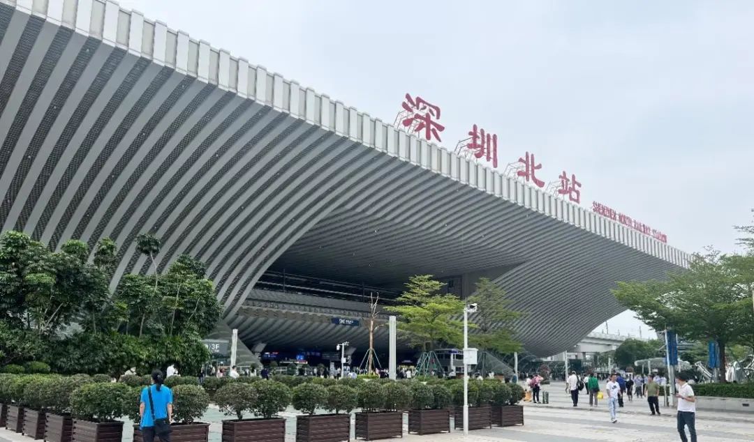极速先锋网络助力“五一”出行，深圳联通携手华为实现深圳北站网络体验与容量双倍增 - 华为