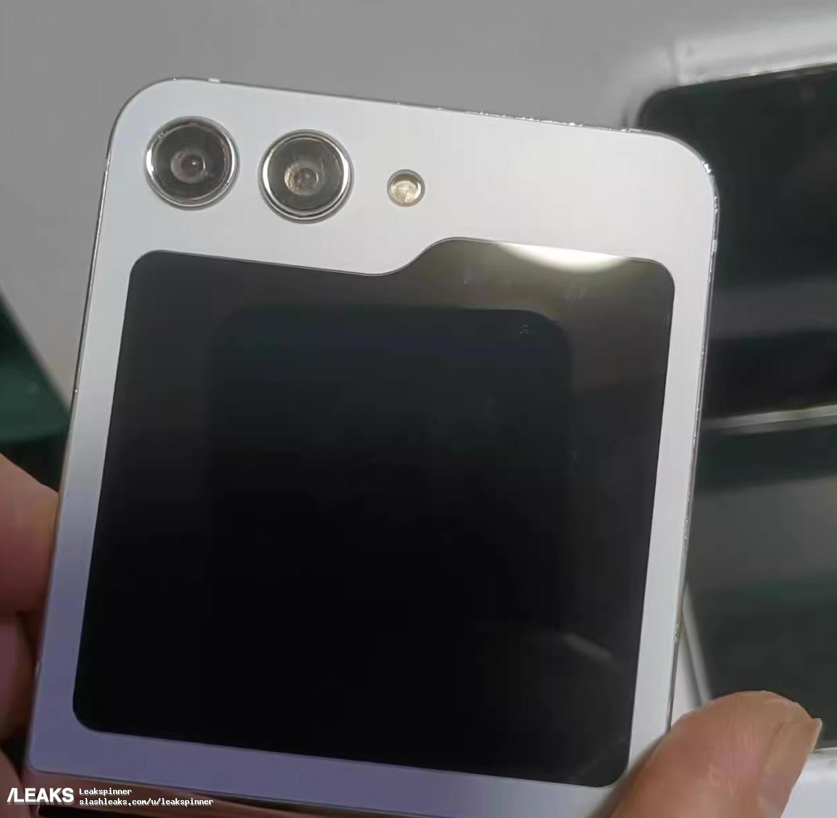 三星 Galaxy Z Flip5 可折叠手机机模曝光 - 通信终端