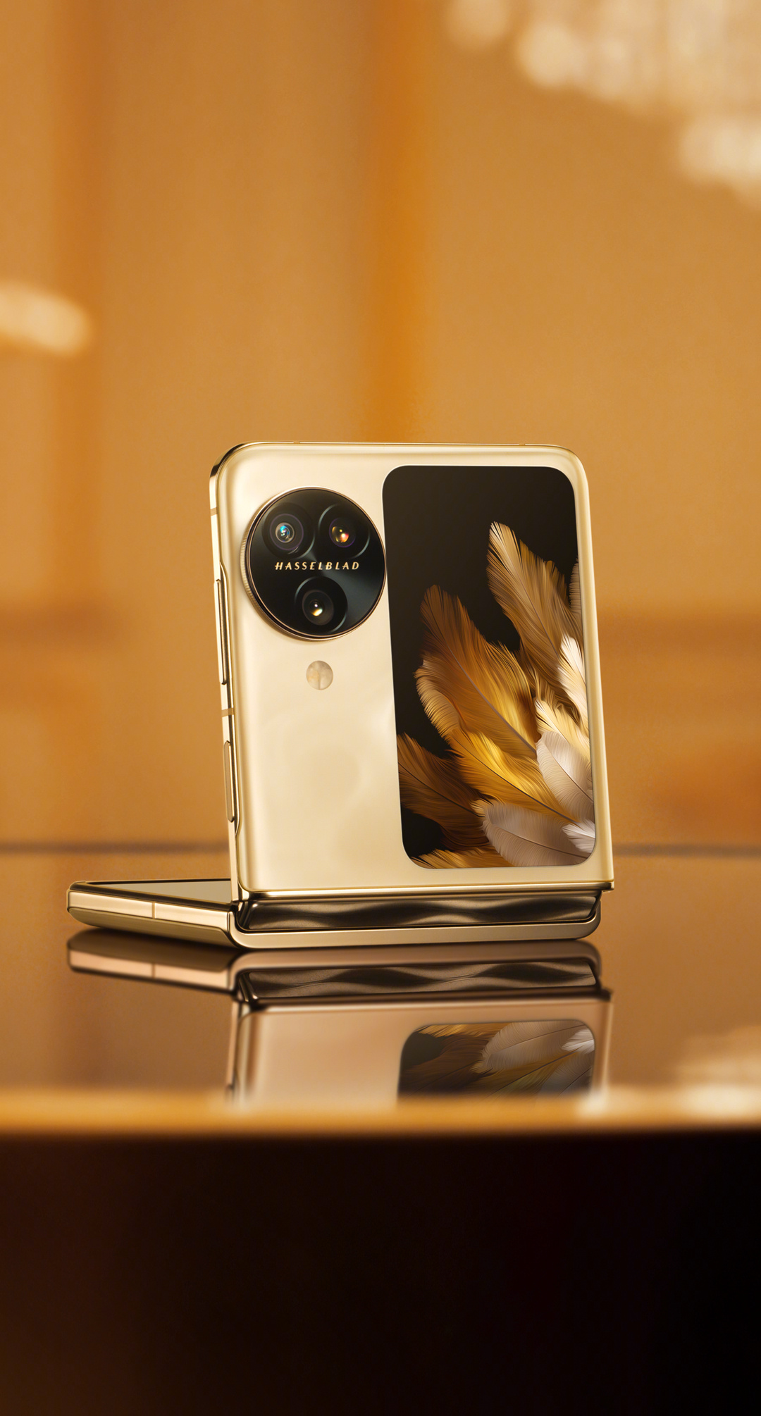 OPPO Find N3 Flip折叠屏手机真机图曝光，展示“任意窗”副屏 - 通信终端