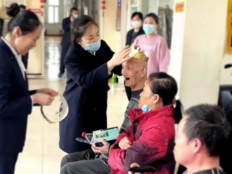 牡丹江移动带着“四心”为“银发一族”送温暖 - 黑龙江
