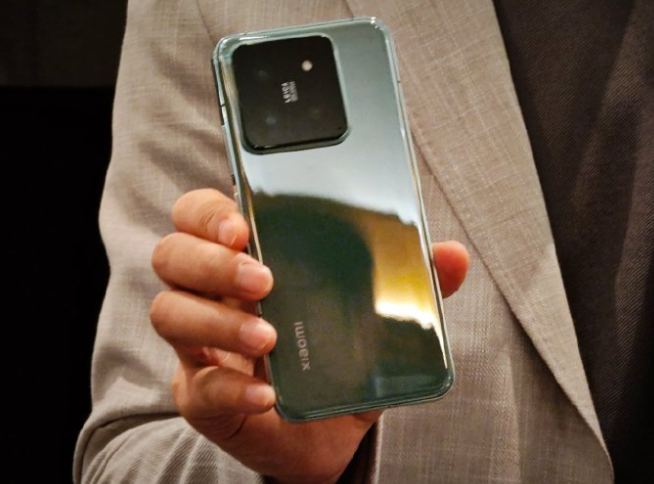 小米14真机现身2023骁龙峰会，标准版四款配色公布 - 通信终端