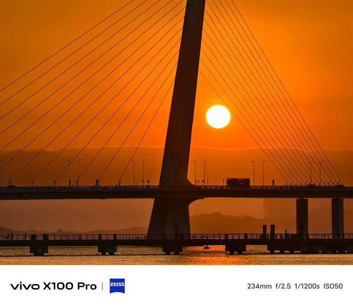 vivo X100 Pro手机外观及拍摄样张公布，橙、蓝配色 + 曲面屏设计 - 通信终端