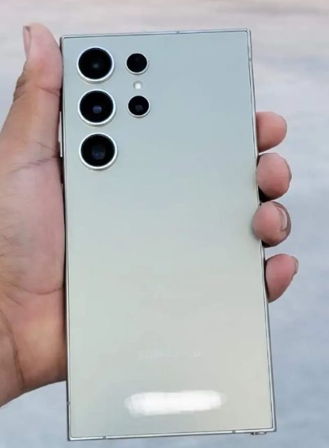 三星Galaxy S24 Ultra手机线上专属配色曝光：蓝色，绿色，橙色 - 通信终端