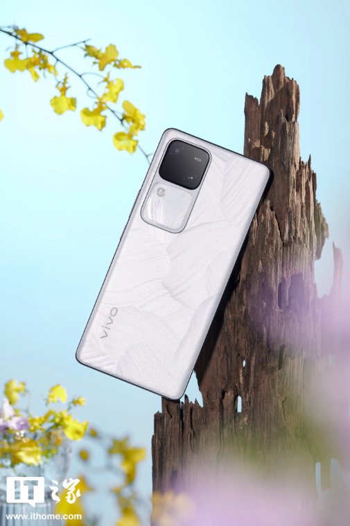 vivo S18手机今日首销：骁龙7Gen3处理器，到手价2299元起 - 通信终端