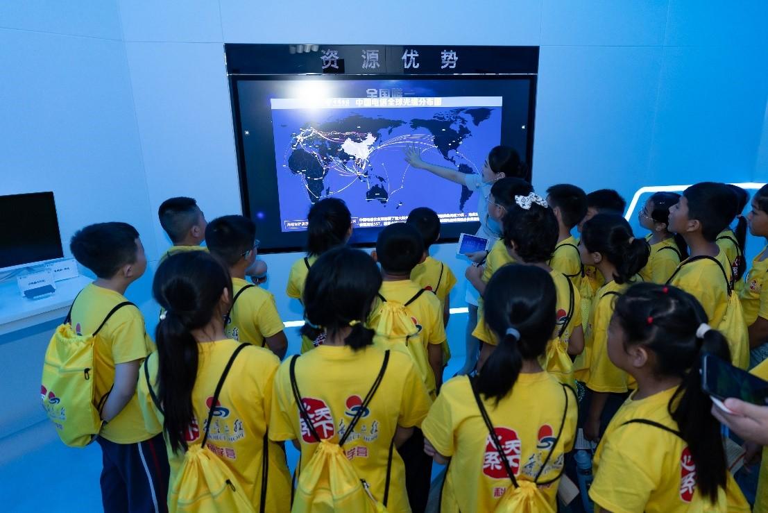 关注乡村教育 启迪科学梦想，中国电信“心系天下”公益研学营在京举办 - 中国电信