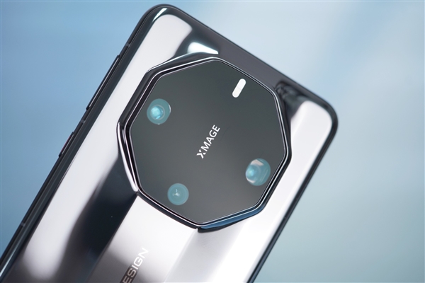 华为Mate 70重要细节曝光!延续星环设计 首次加入钛金属版