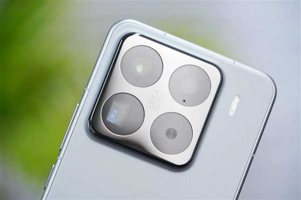 等深四曲 手感太清爽!小米15 Pro图赏