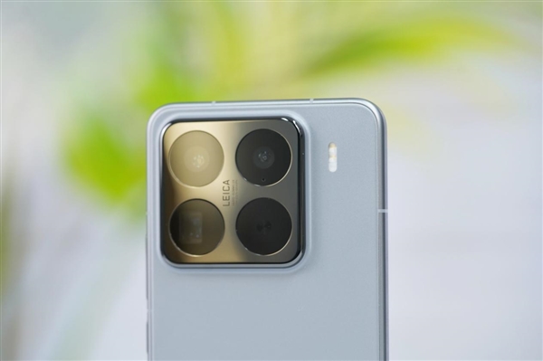 等深四曲 手感太清爽!小米15 Pro图赏