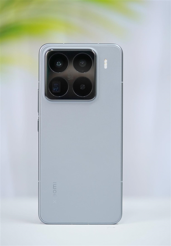 等深四曲 手感太清爽!小米15 Pro图赏