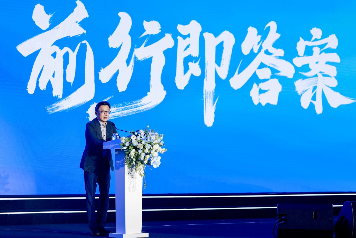 vivo总裁沈炜新年致辞：前行即答案 - 通信终端