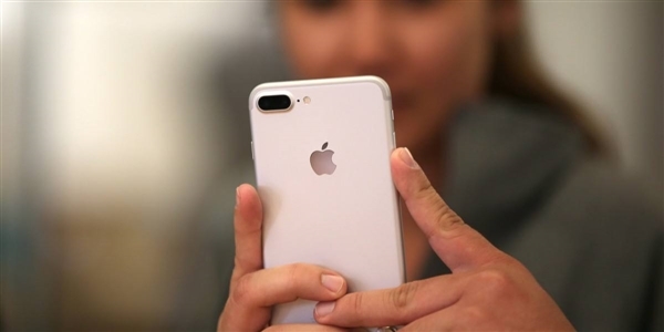 ƻ׿˫ֻĻiPhone 7 PlusiPhone 8ʱƷ