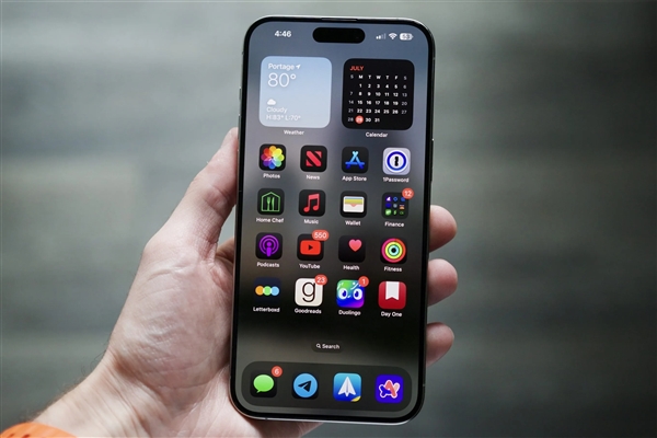 iPhoneӭ(li)vʷD(zhun)׃OiOS 26״_(ki)ͨԒ/ϢȺĹ