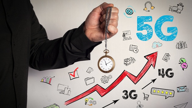 ����7�µף��Ϻ�5G�ƶ��绰�û���2837�� ǧ���û�ռ��34.1%